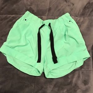 Lululemon On the Fly Short